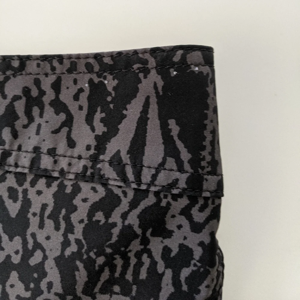 🌼 Volcom Mod-Tech Logo Plasm Print Boardshort Swim Trunks 30